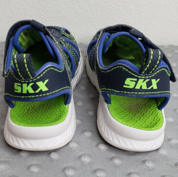 Sketchers C-FLEX Sandals - Picture 7 of 9